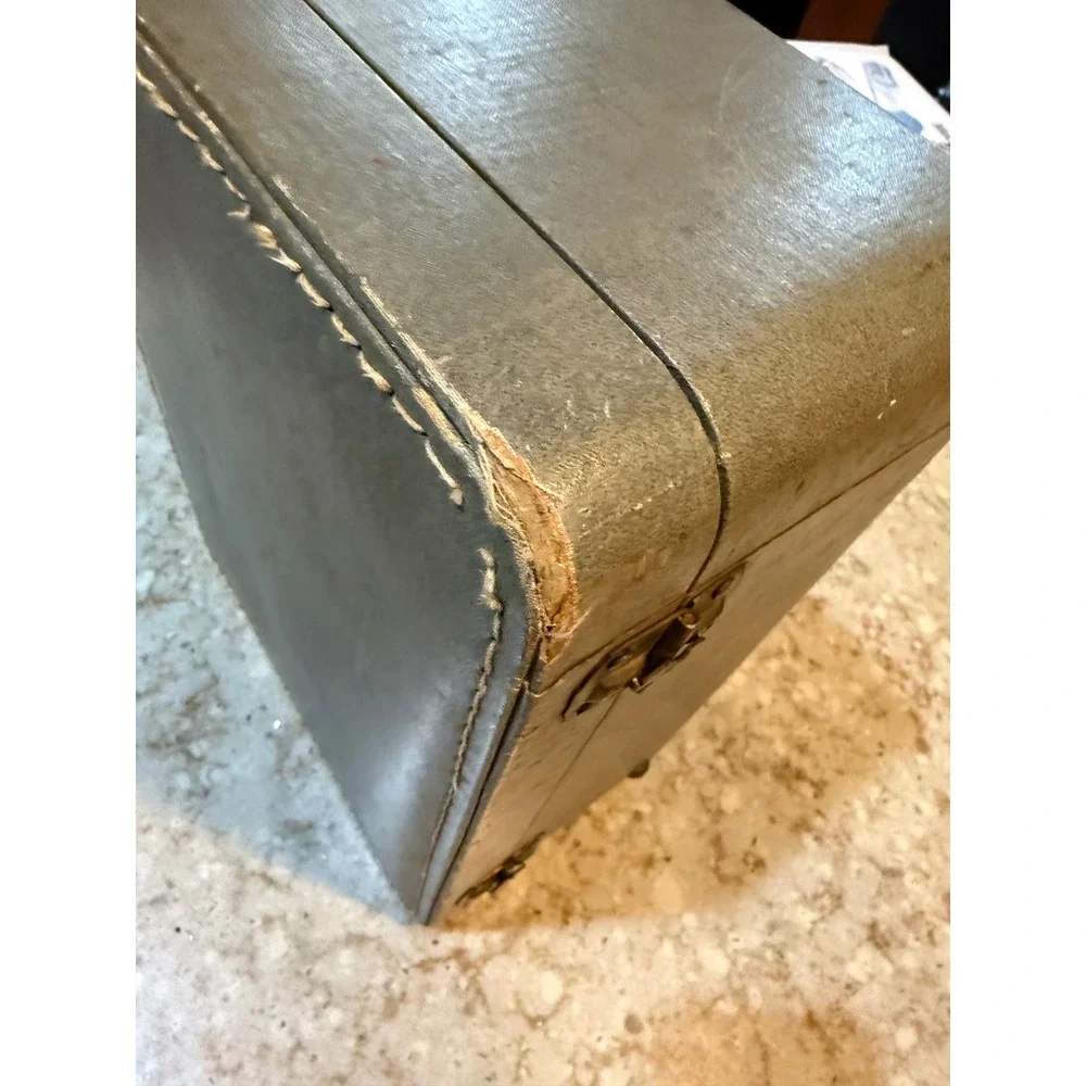 Vintage Luce Vanity Case Mirror Green Hard Shell Makeup Train Box Luggage